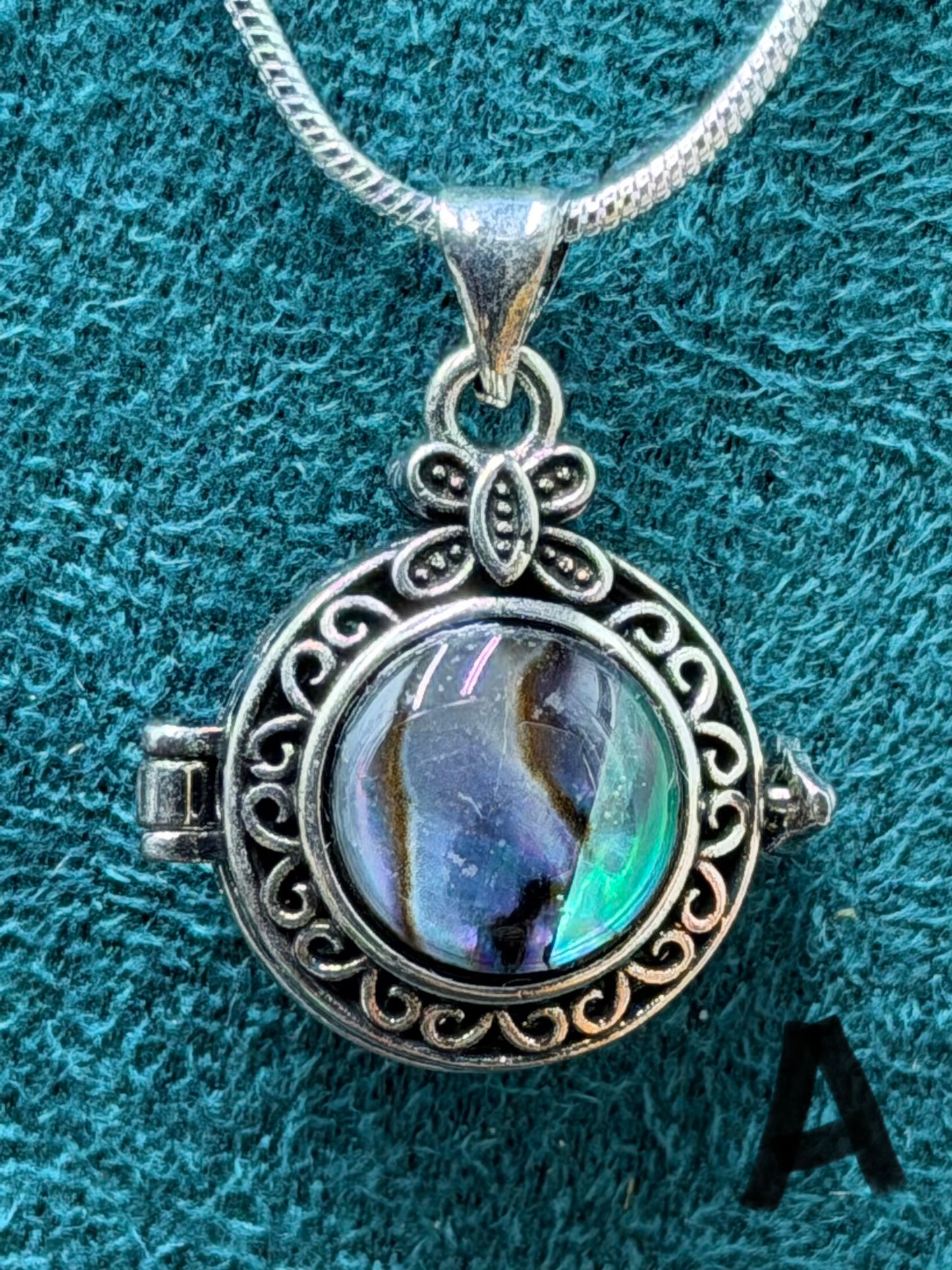 Round Abalone Shell Pendant Necklace