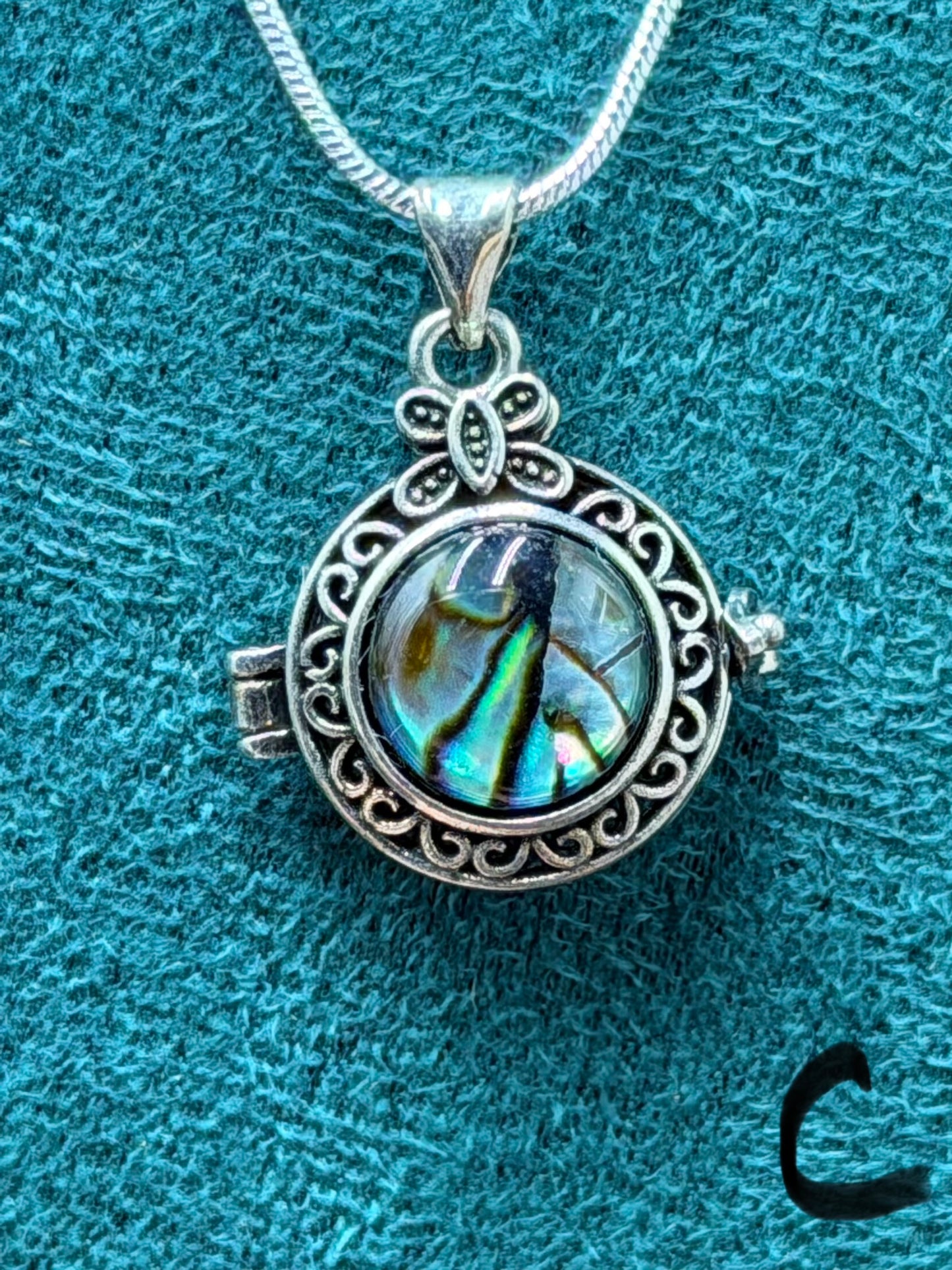 Round Abalone Shell Pendant Necklace