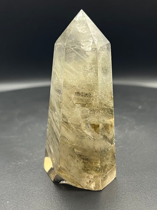 Quartz tower with inclusions