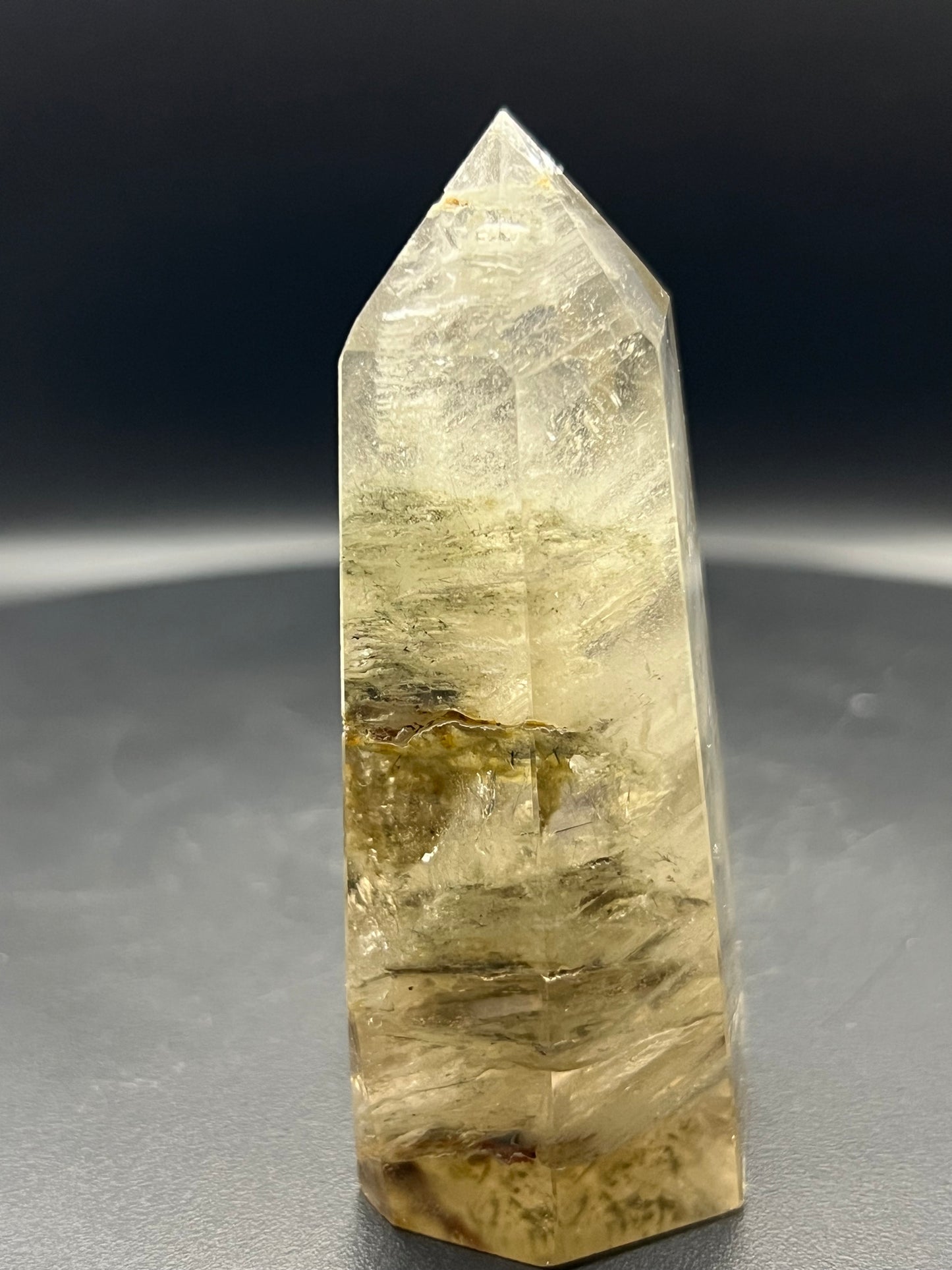 Quartz tower with inclusions