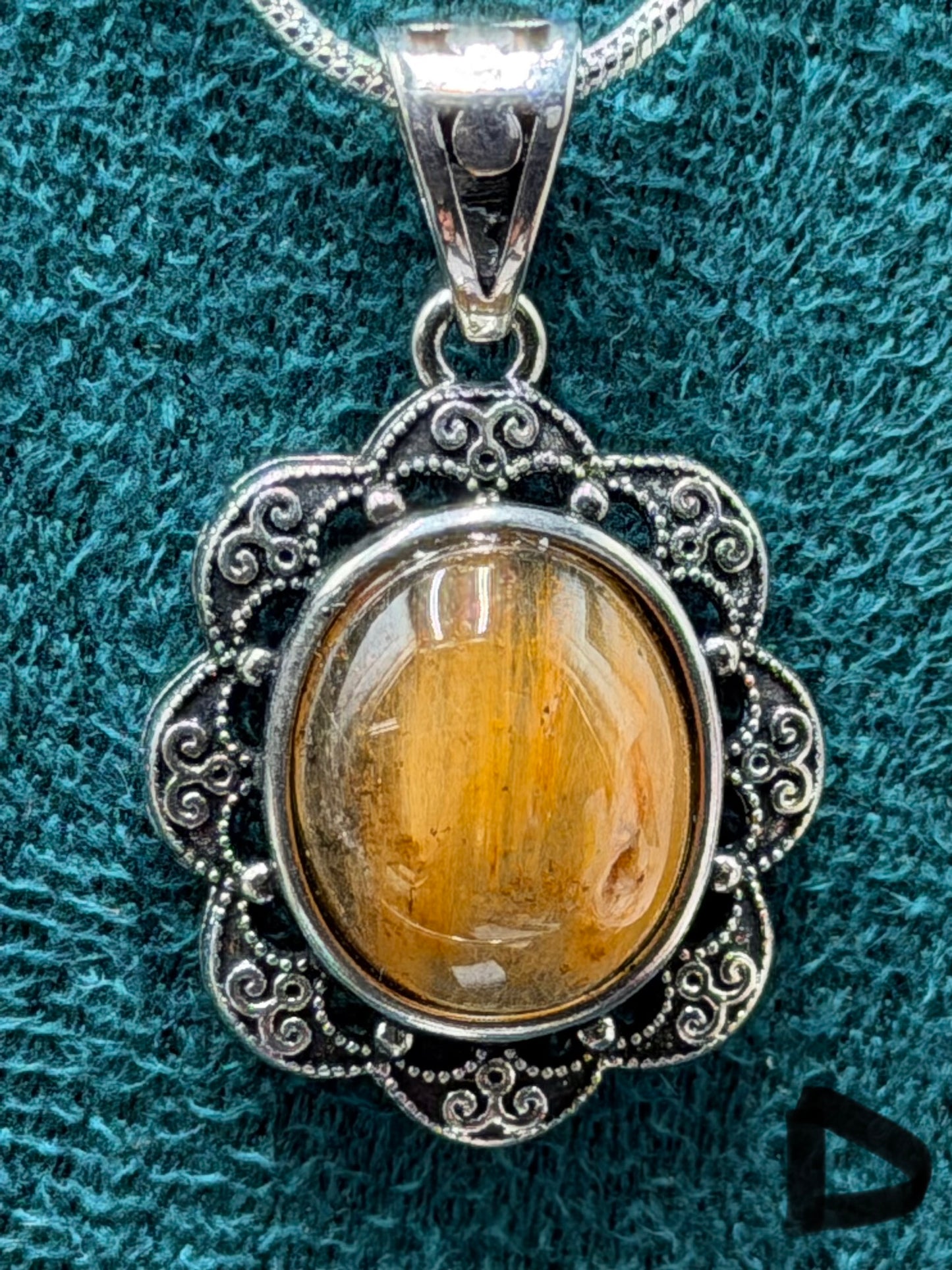Rabbit Hair Quartz Pendant Necklace
